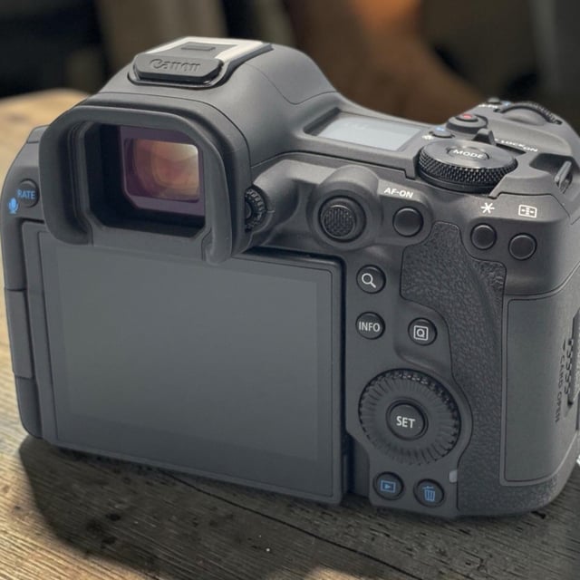 EOS R5 Mark II ボディ