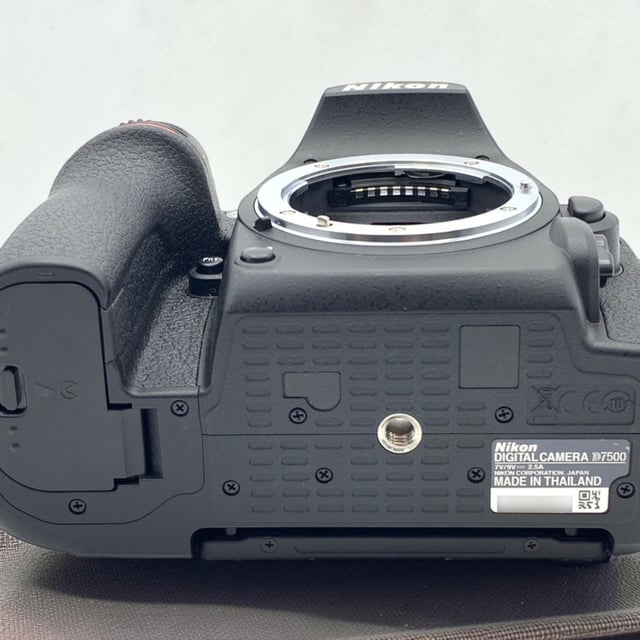 D7500 ボディ