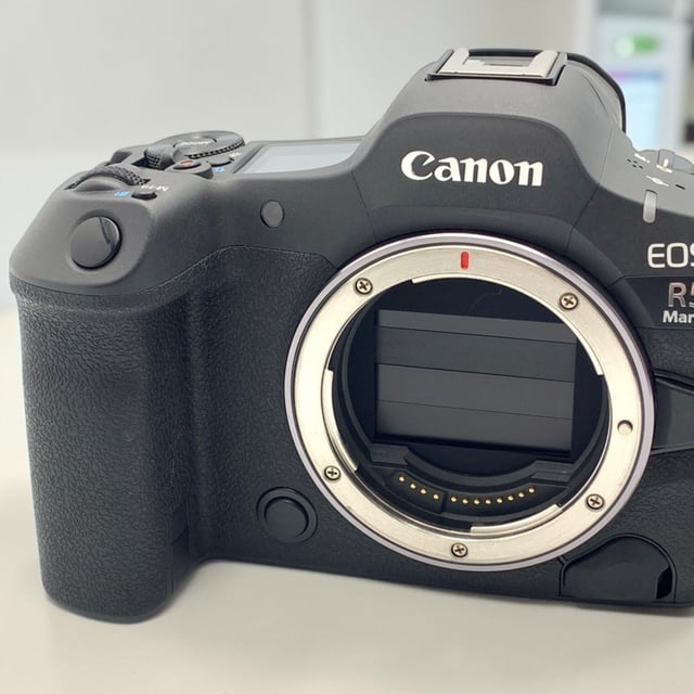 EOS R5 Mark II ボディ