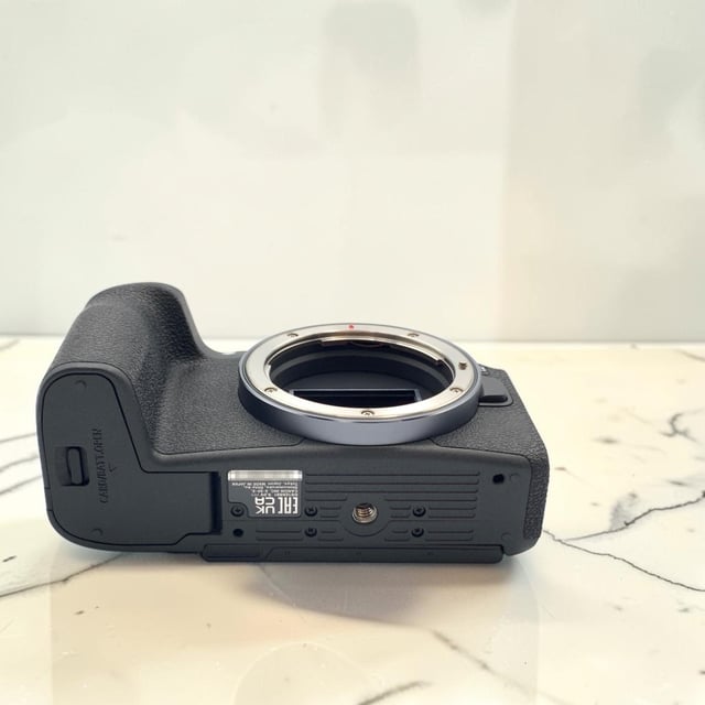 EOS R8 ボディ