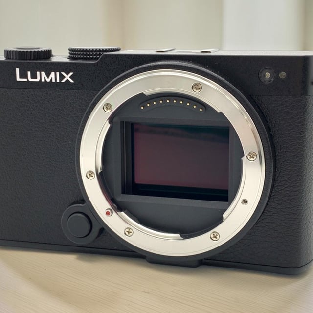 LUMIX S9(DC-S9) ボディ "ジェットブラック"