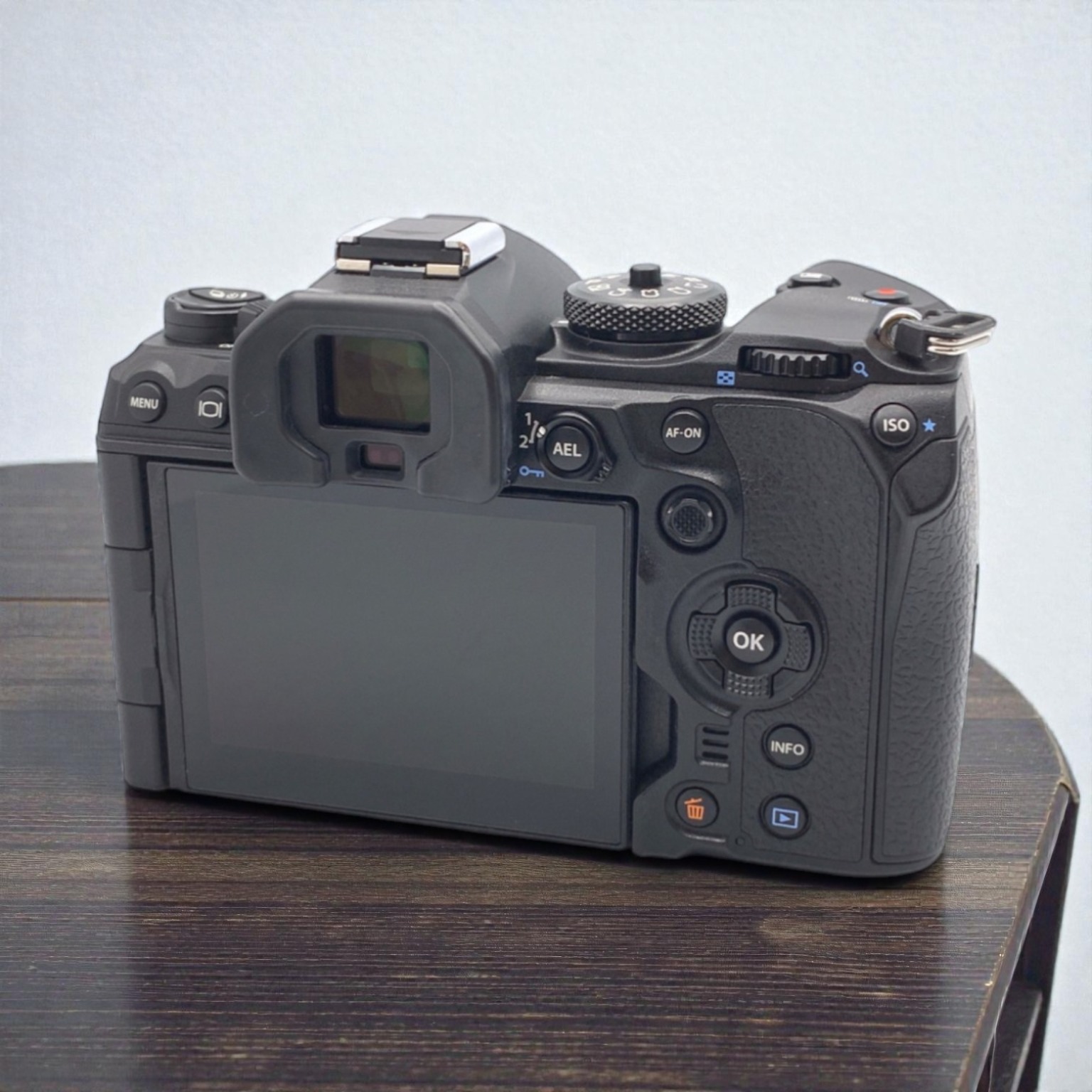 OM SYSTEM OM-1 ボディの中古 (美品)・¥144,200 by ねむの | みんなの