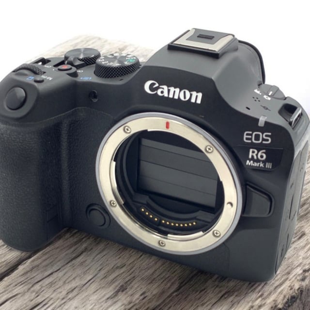 EOS R6 Mark III ボディ