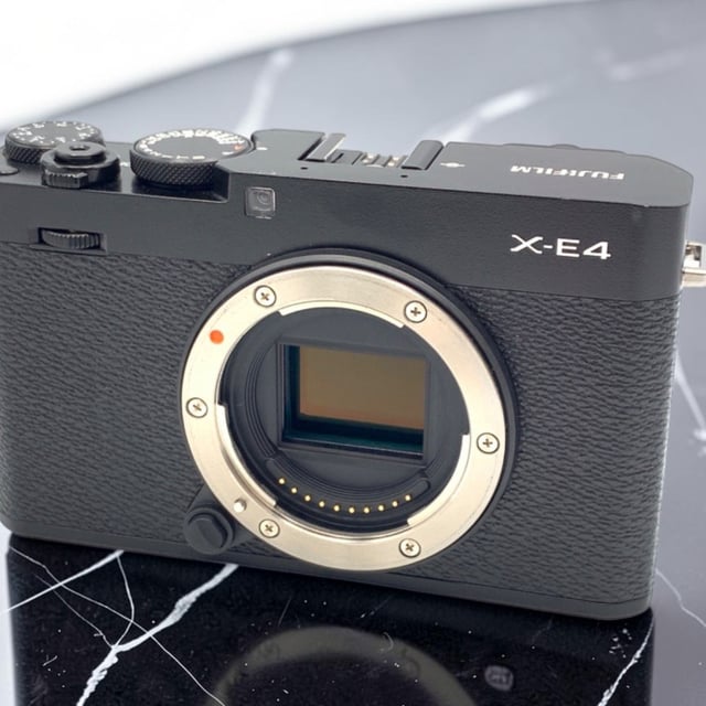 X-E4 ボディ