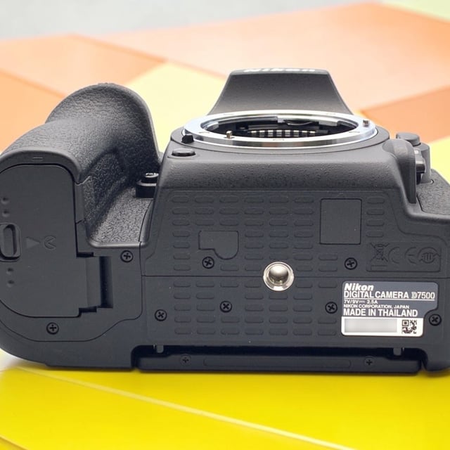 D7500 ボディ
