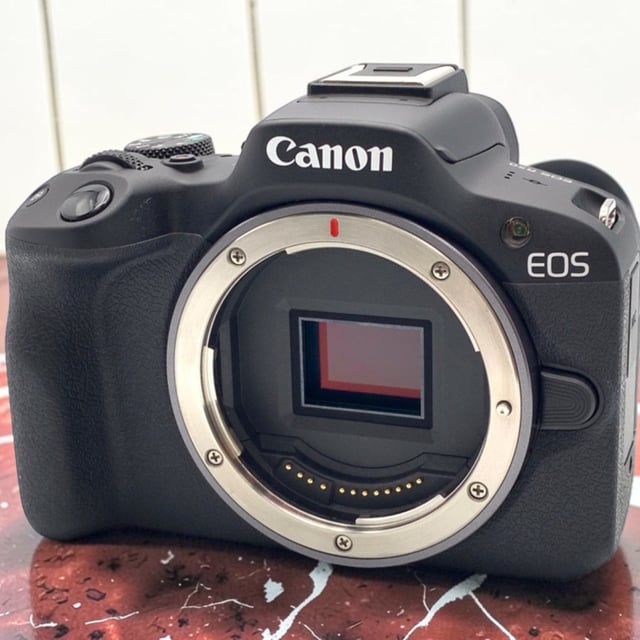EOS R50 ボディ "ブラック"