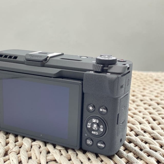 PowerShot V1