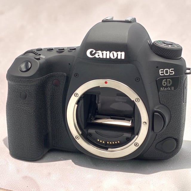 EOS 6D Mark II ボディ