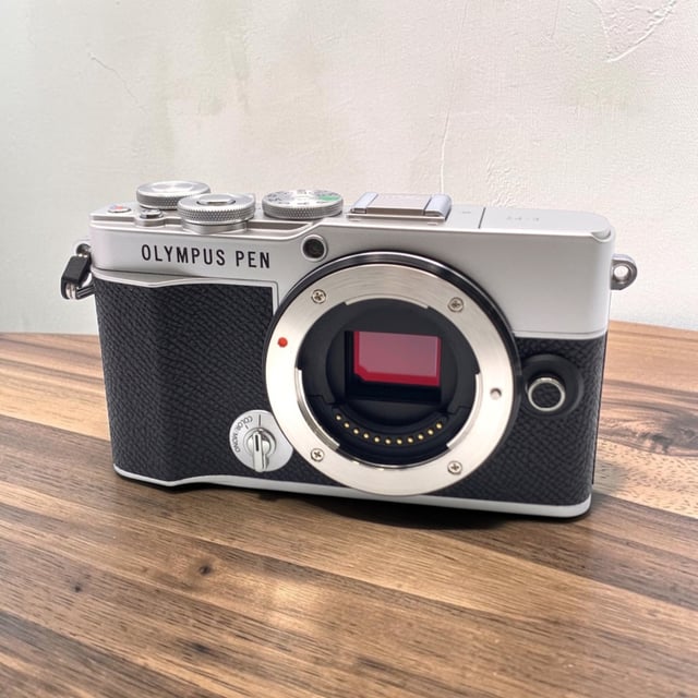 OLYMPUS PEN E-P7 ボディ "シルバー"