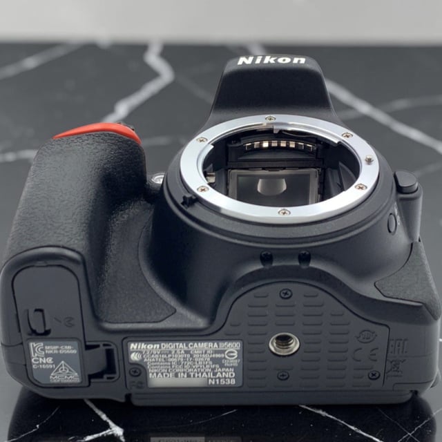 D5600 ボディ