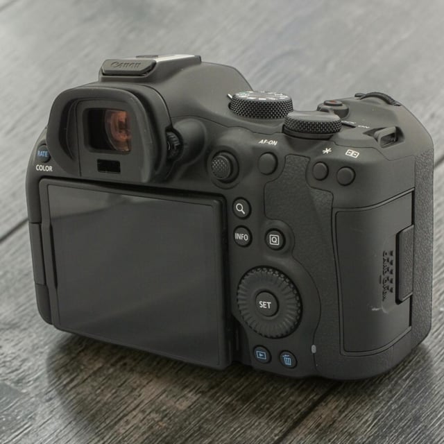 EOS R6 Mark III ボディ