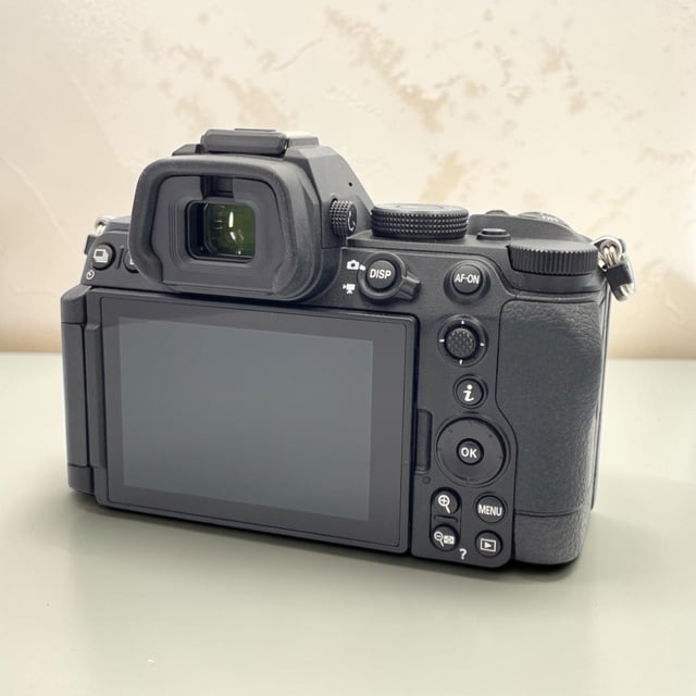 Z5II ボディ