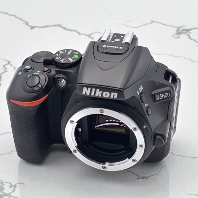 D5600 ボディ