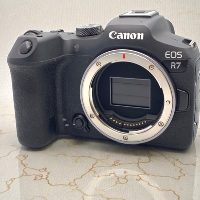 EOS R7 ボディ