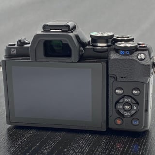OM-D E-M10 Mark IV ボディ "ブラック"