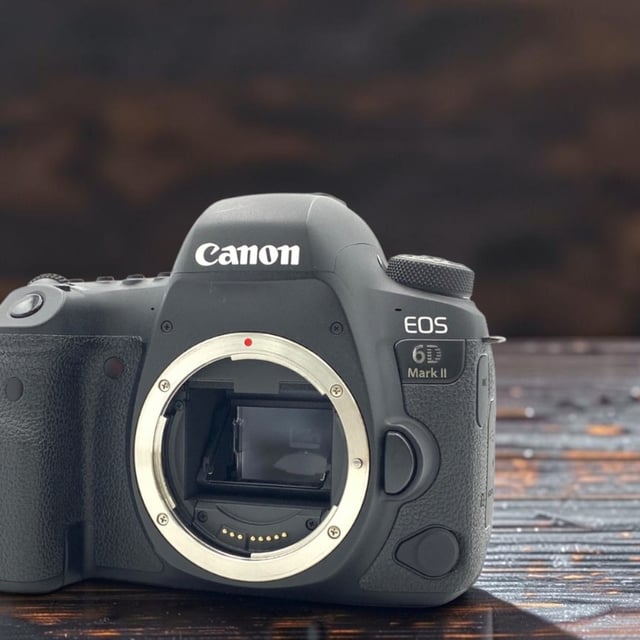 EOS 6D Mark II ボディ