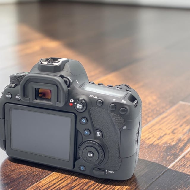 EOS 6D Mark II ボディ