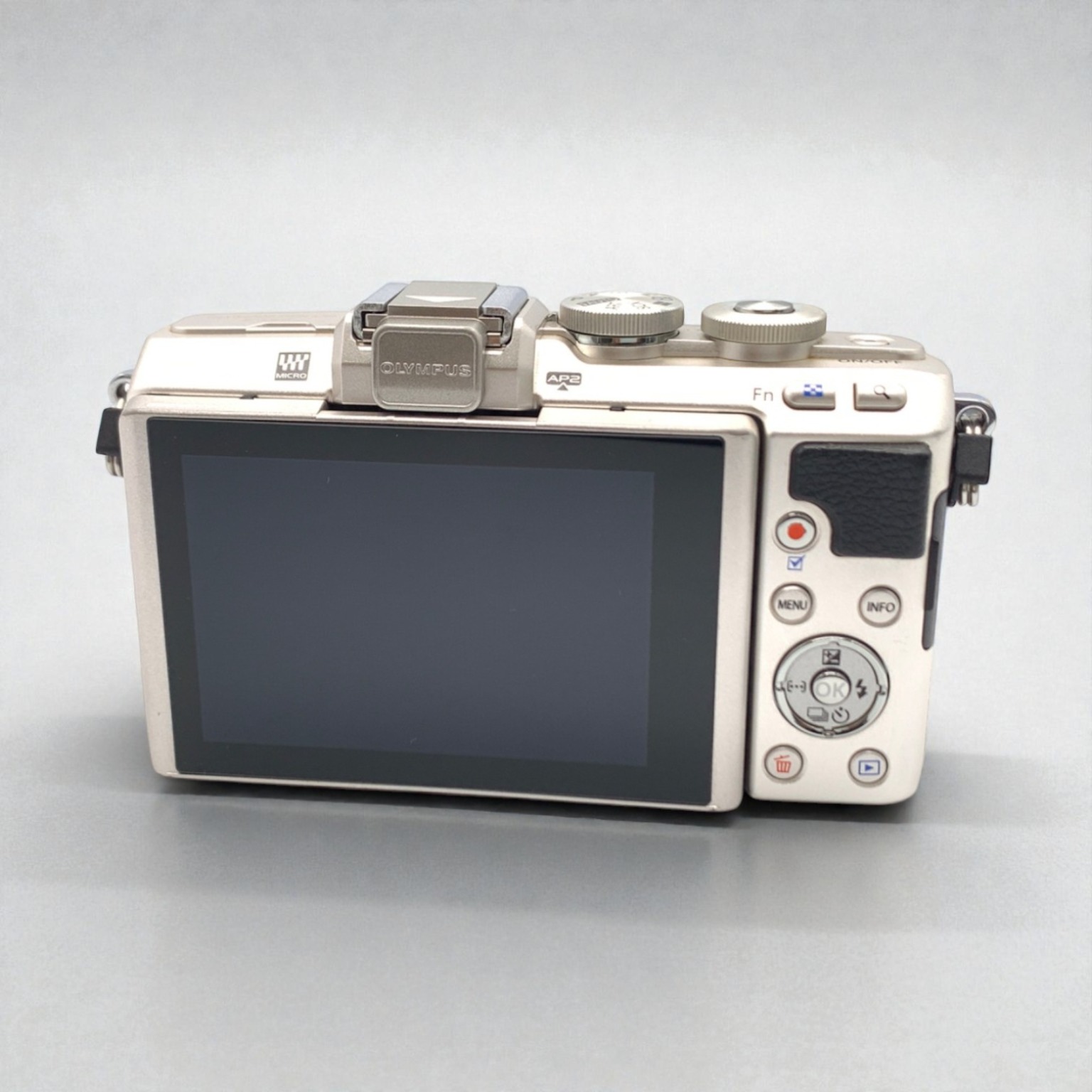 OLYMPUS PEN Lite E-PL7 ボディ 