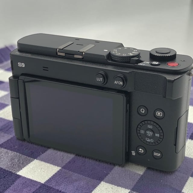 LUMIX S9(DC-S9) ボディ "ジェットブラック"