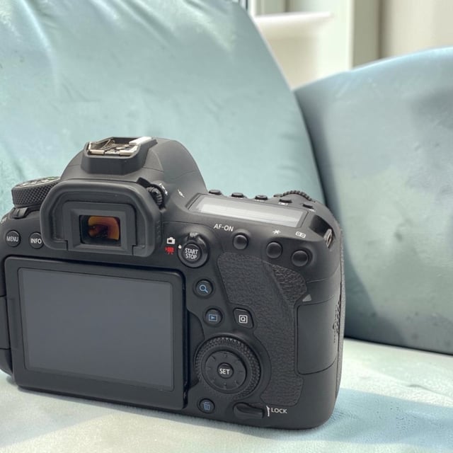 EOS 6D Mark II ボディ
