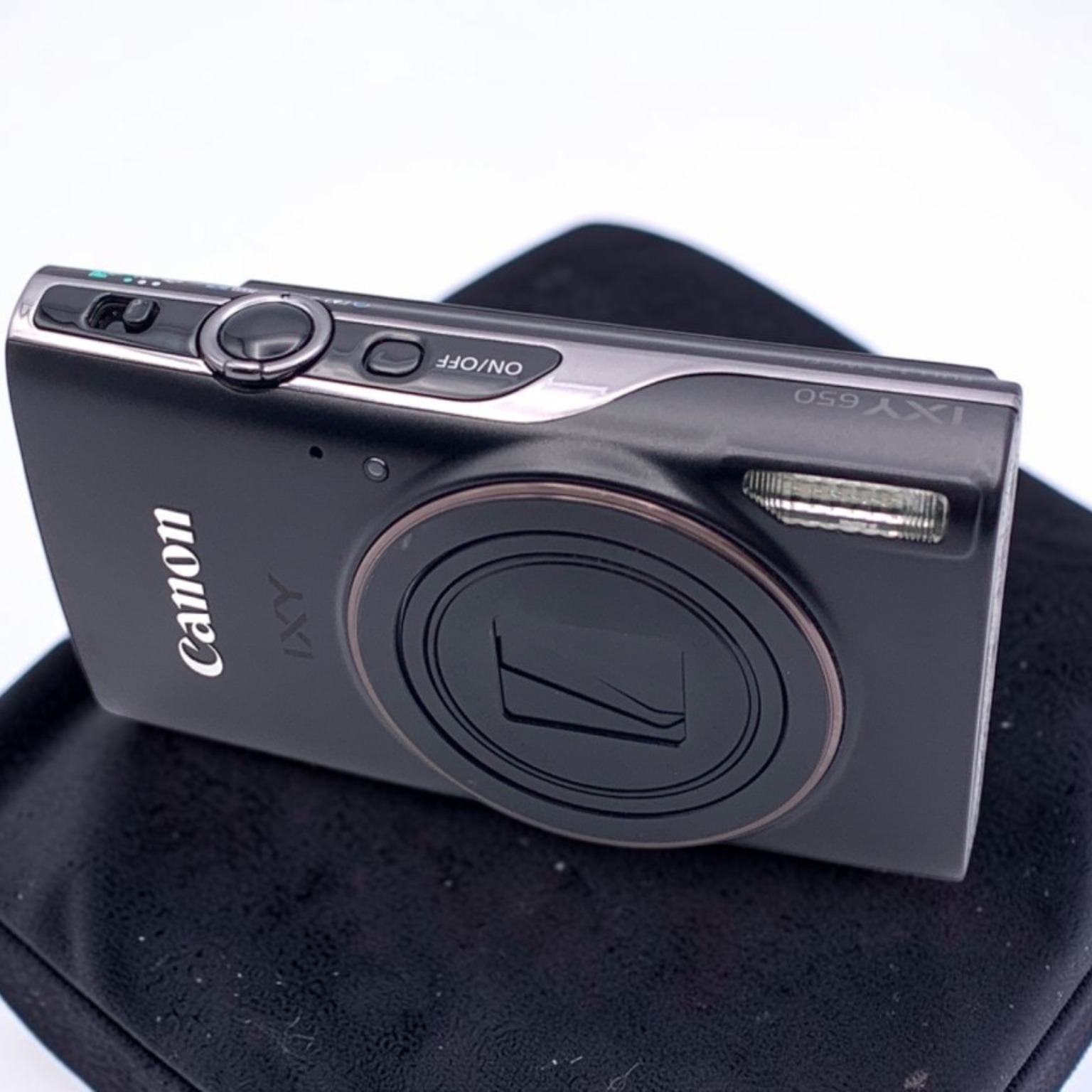 Canon IXY 650 