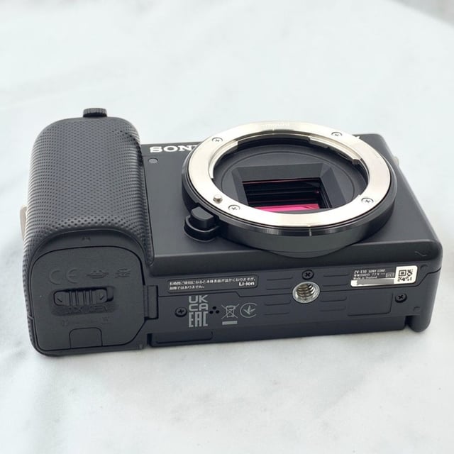 VLOGCAM ZV-E10 ボディ "ブラック"