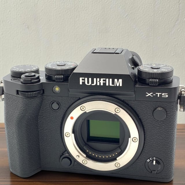 X-T5 ボディ 日英2言語設定モデル "ブラック"