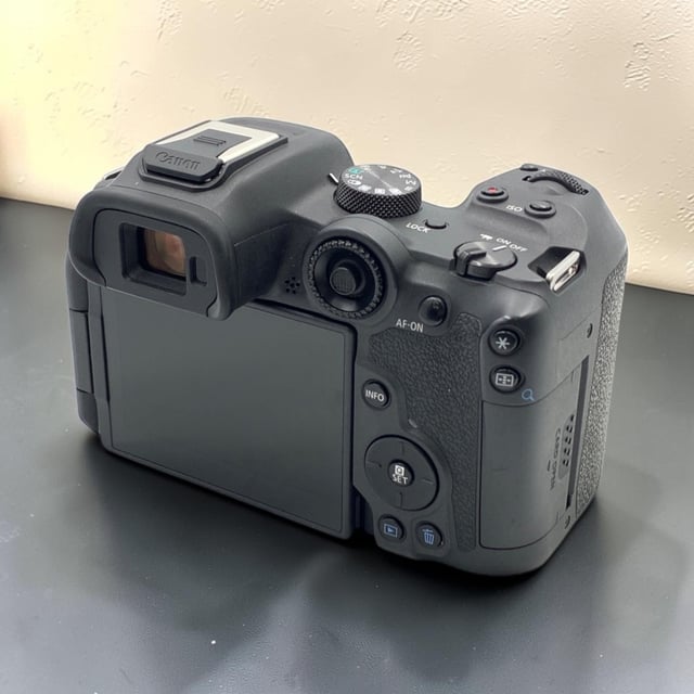 EOS R7 ボディ