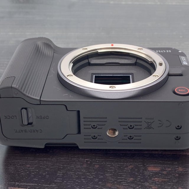 EOS R50 V ボディ