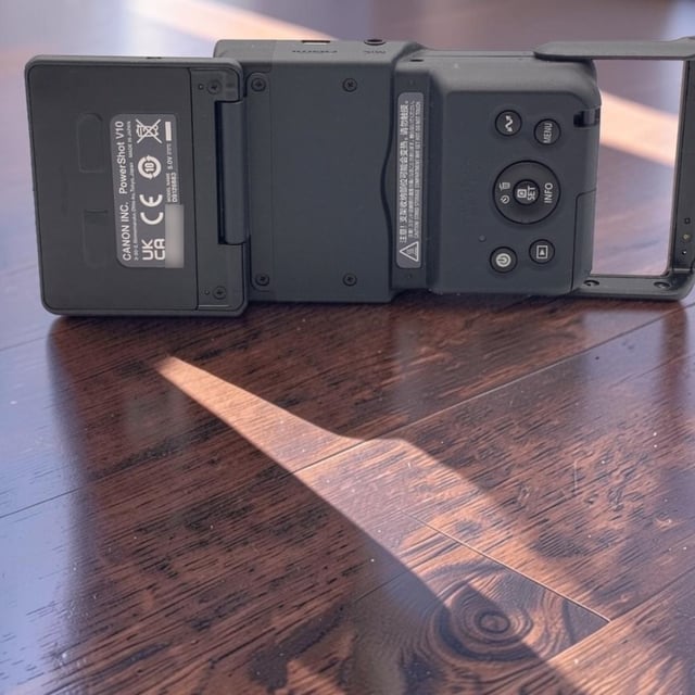 PowerShot V10 "ブラック"