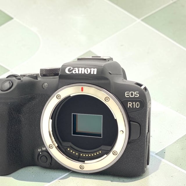 EOS R10 ボディ
