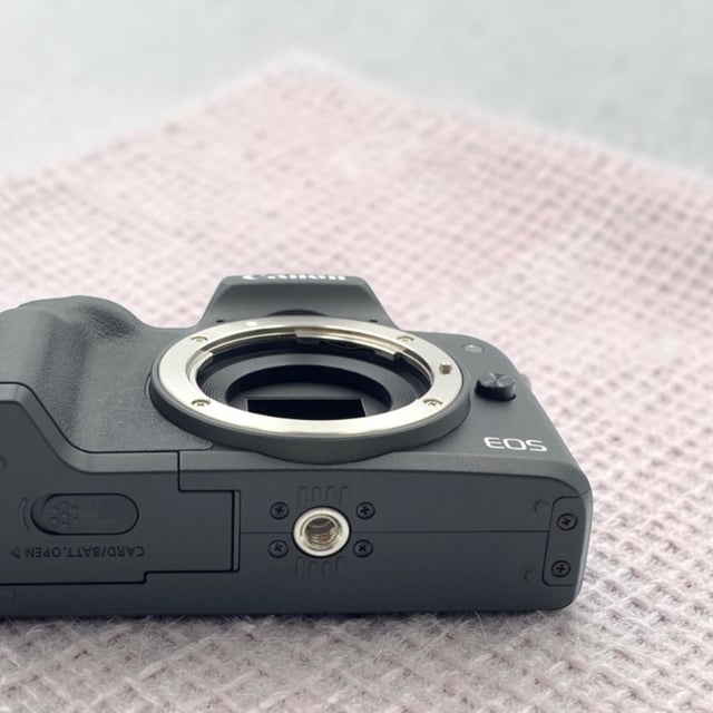 EOS Kiss M ボディ "ブラック"