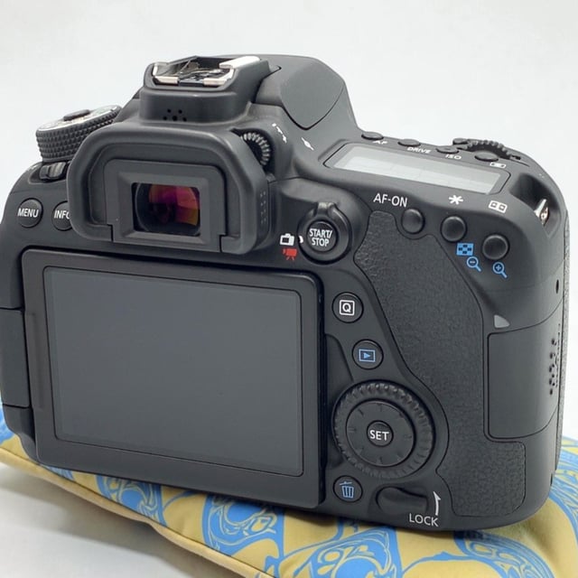 EOS 80D ボディ