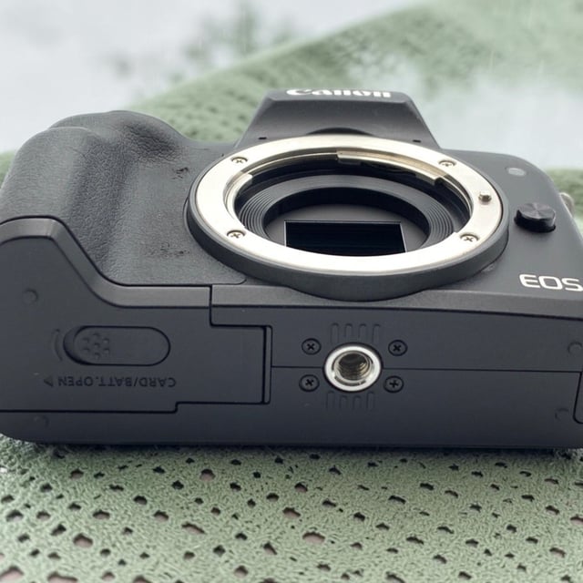 EOS Kiss M ボディ "ブラック"