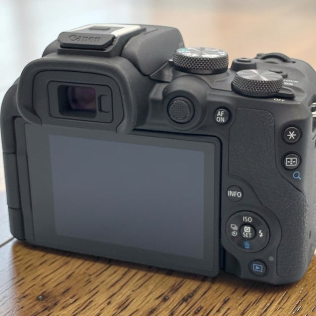EOS R10 ボディ