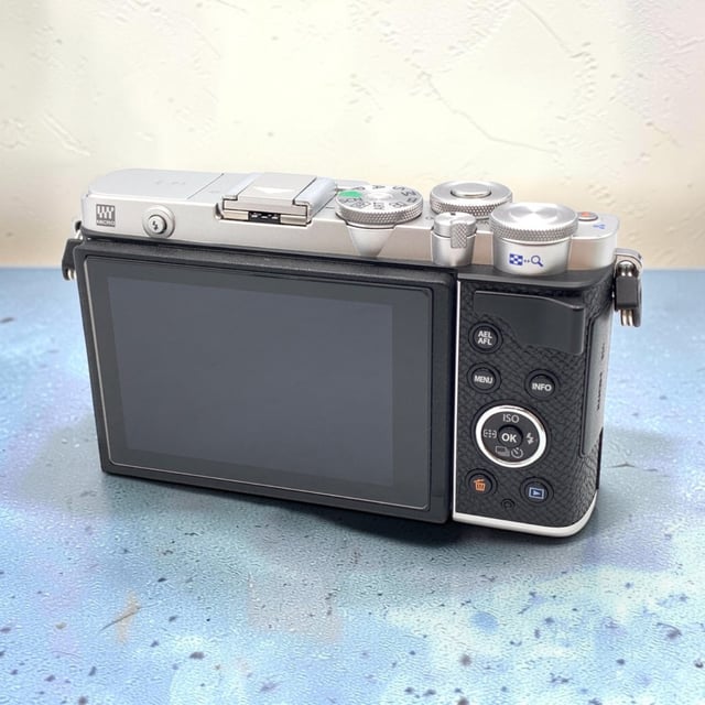 OLYMPUS PEN E-P7 ボディ