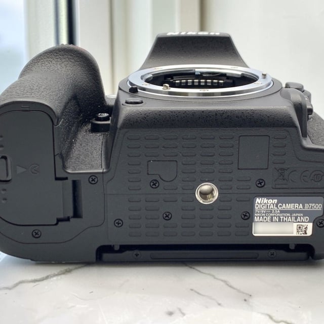 D7500 ボディ