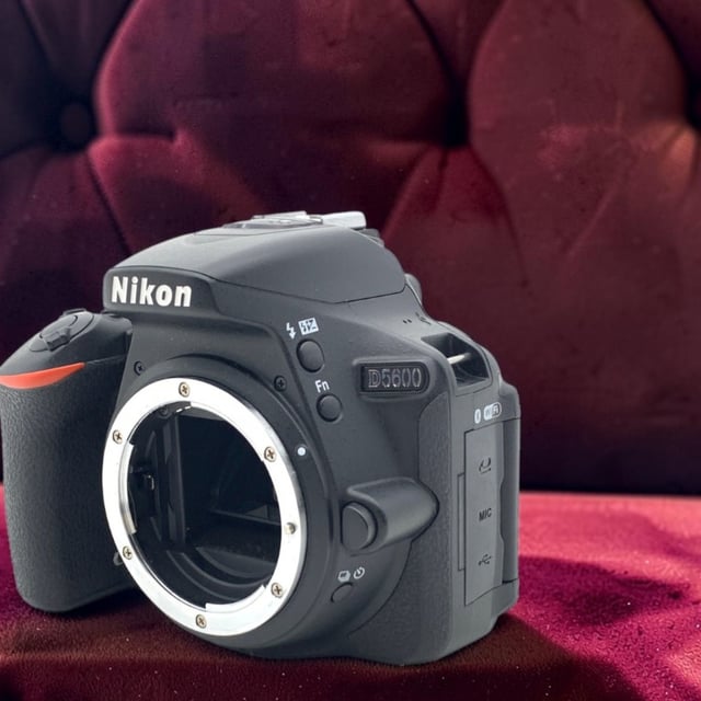 D5600 ボディ