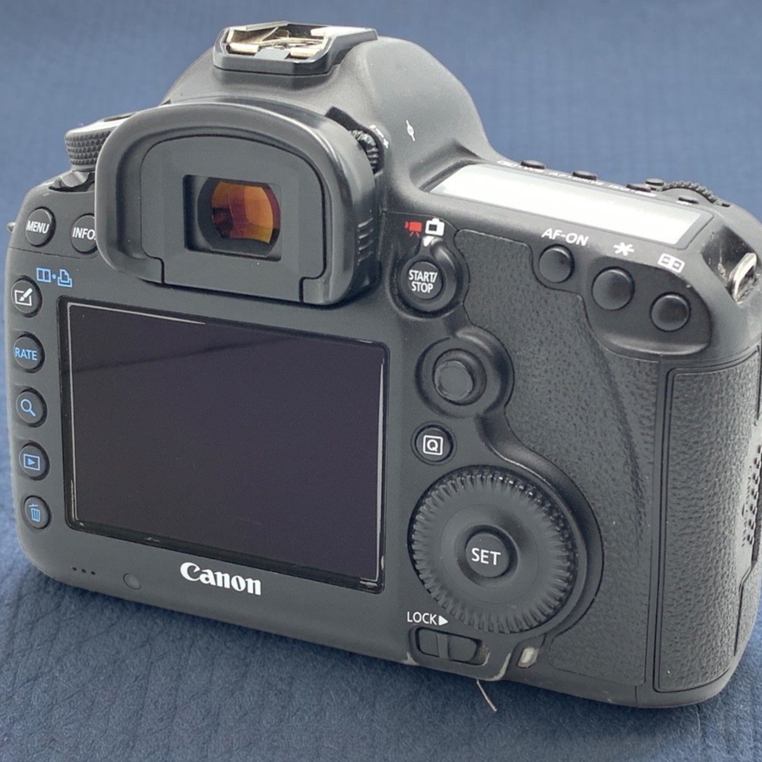 Canon EOS Kiss X7i ダブルズームキットの新品/中古の在庫一覧
