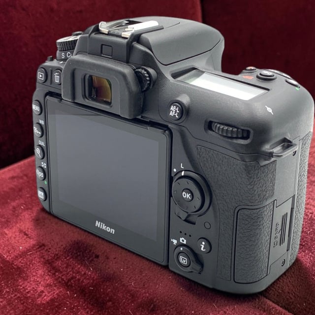 D7500 ボディ