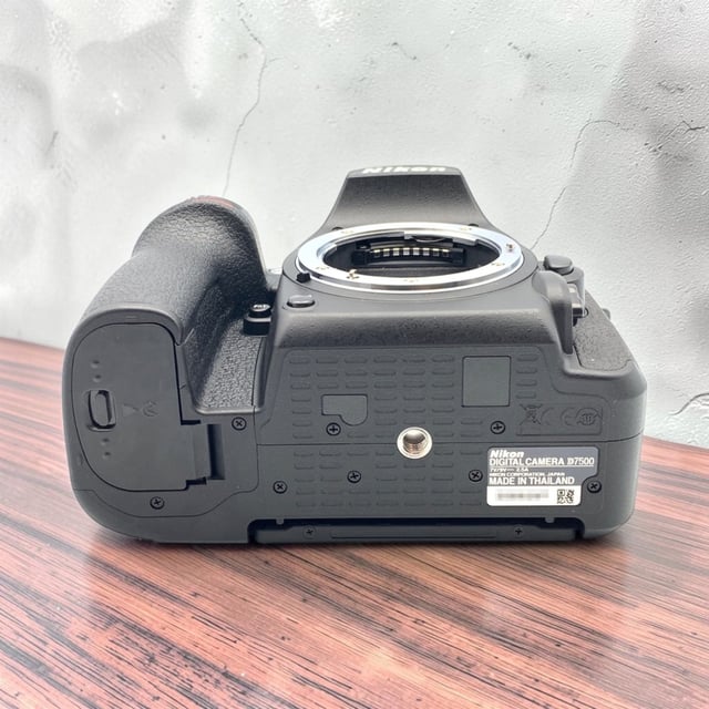 D7500 ボディ