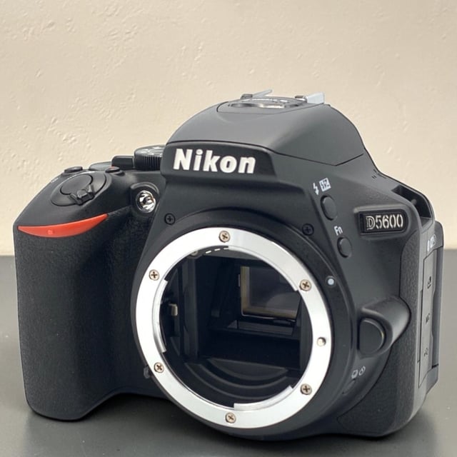 D5600 ボディ