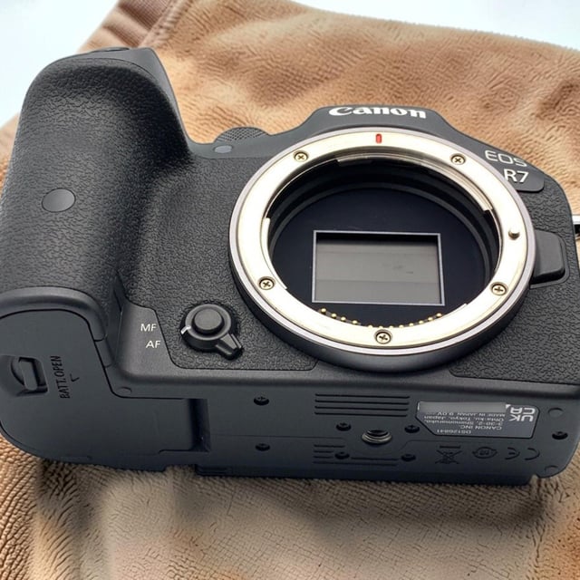 EOS R7 ボディ