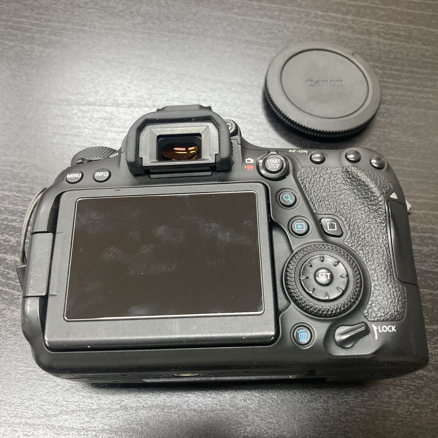 Canon EOS 6D Mark II ボディの中古 (良品)・¥71,800 | みんなのカメラ