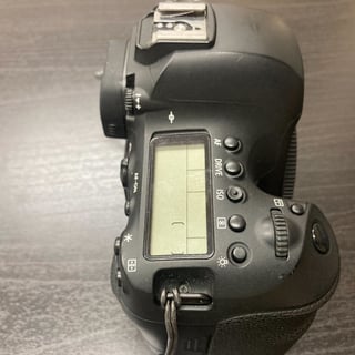EOS 6D Mark II ボディ