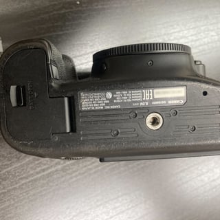 EOS 6D Mark II ボディ