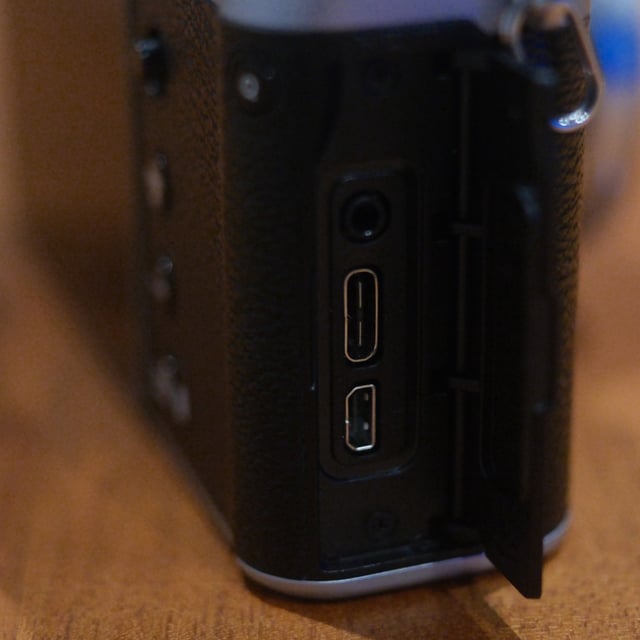 X100VI 日英2言語設定モデル "シルバー"