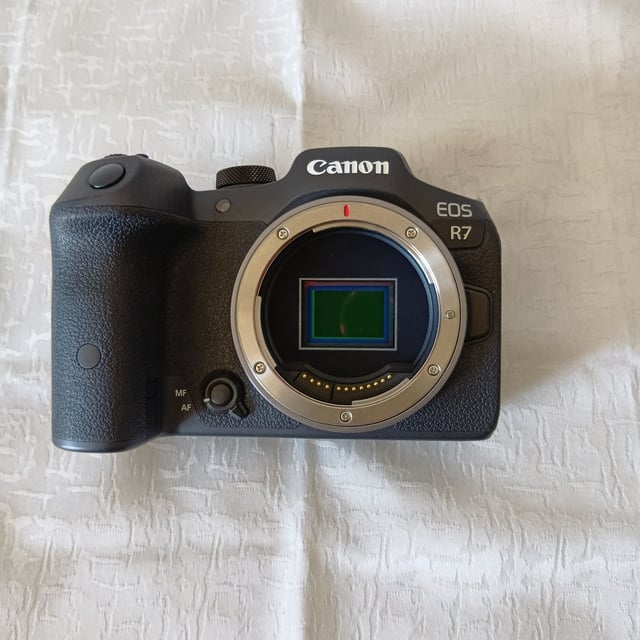EOS R7 ボディ