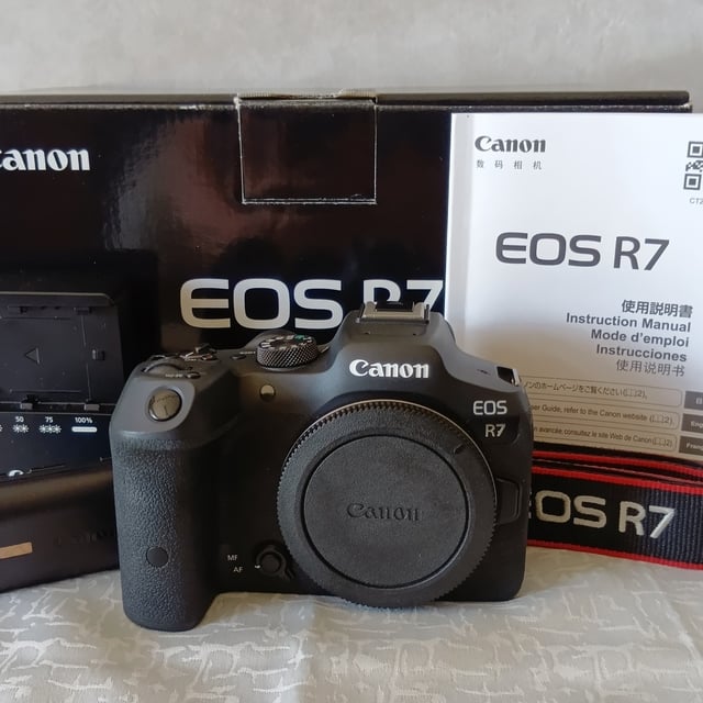 EOS R7 ボディ