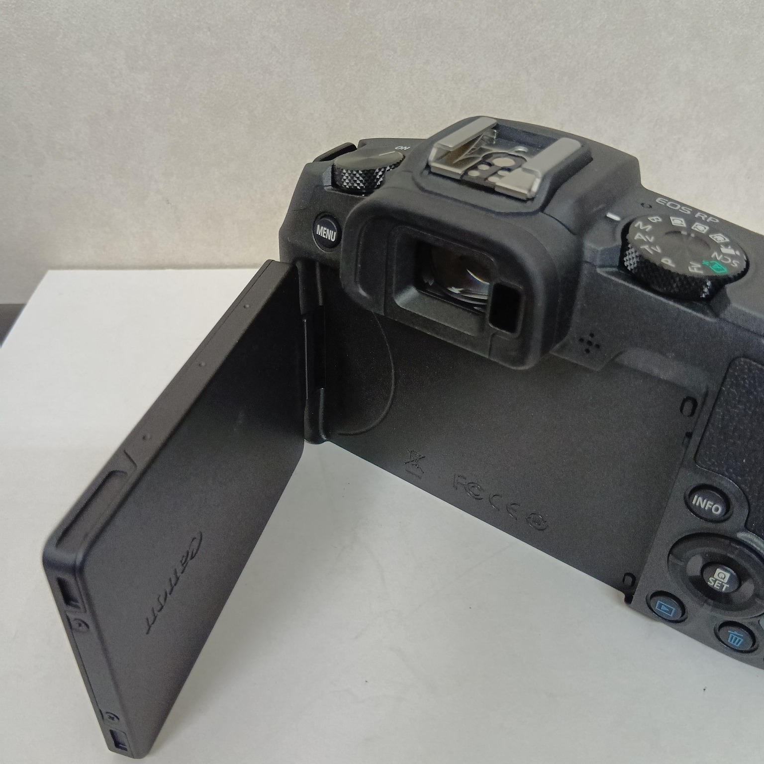 Canon EOS RP ボディの中古 (美品)・¥78,781・シャッター50回 by